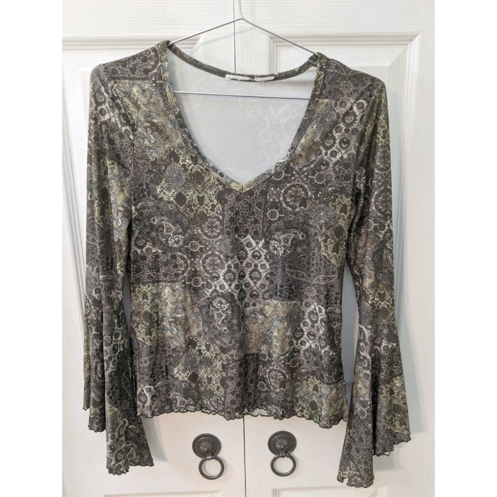 Shades of green, vintage, bellsleeve blouse.
